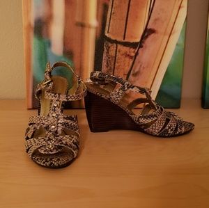 Dana Buchman Strappy Snakeskin Wedge Heel Sz 6